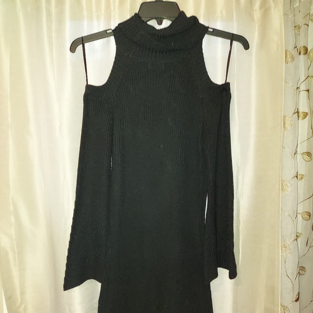 Cold shoulder bell sleeved knit dress